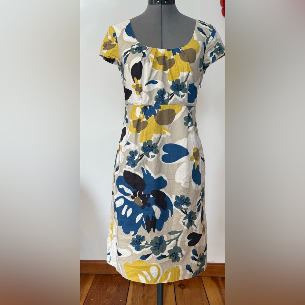 Boden Yellow and blue floral dress with scoop neckline and pockets size 4